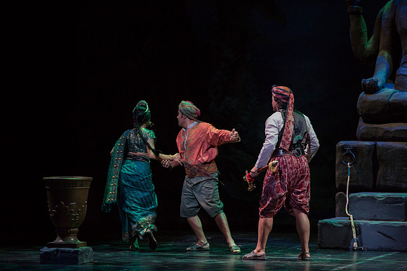 20150226_The_Pearl_Fisher_Act_39C7C3087
