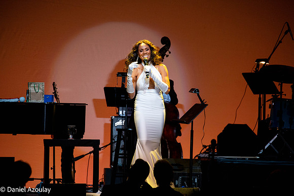 20201219_Deborah_Cox_9C7C3916