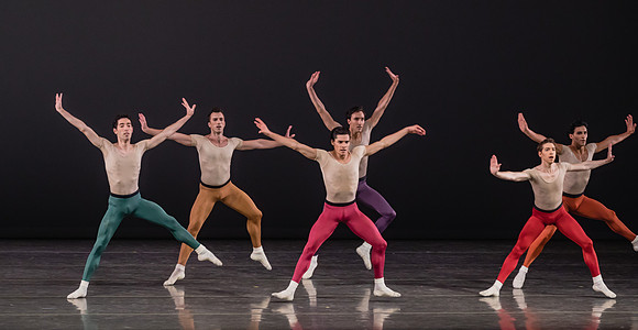 20170113_Glass_Pieces_Akhnaten_PR_MCB_Arsht_73A0948