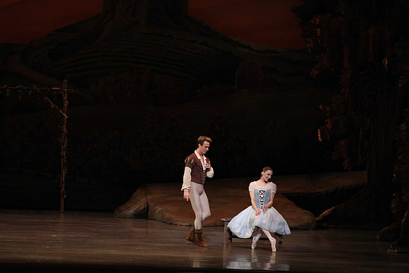 20161020_MCB_Giselle_Act1_DRNN_Arsht_9C7C0209