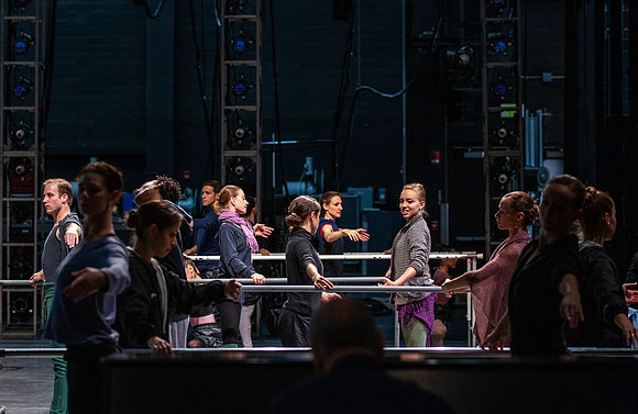 20091019_8000_DG_MCB_ZIff_Theatre_warm-up_10202011_AL1B9241_Keyworded