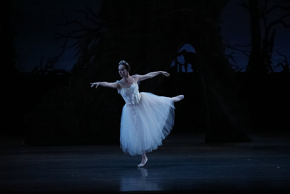 20161023_MCB_Giselle_Act2_3Cast_Jennifer_Laurent_Arsht__73A5027