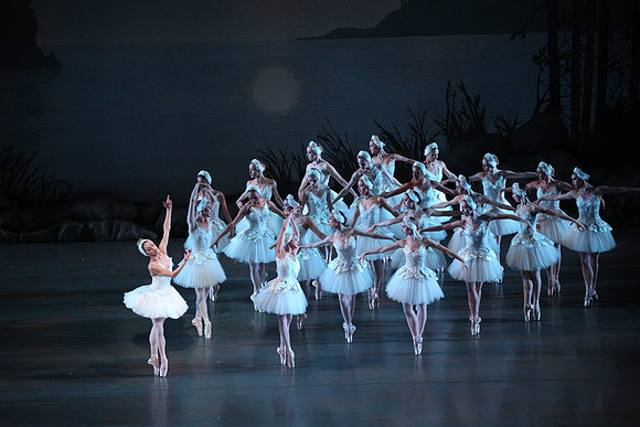 20151114_Swan_Lake_George_Balanchine_Kravis_IMG_6531