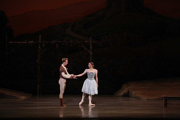 20161020_MCB_Giselle_Act1_DRNN_Arsht_9C7C0181