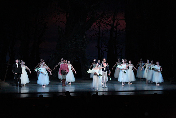 20161021_MCB_Giselle_Act2_Preformance_Arsht_9C7C0147