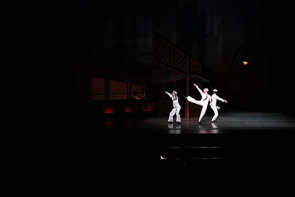 20151022_MCB_Fancy_Free_Warmup_Stage_Arsht_75A5287