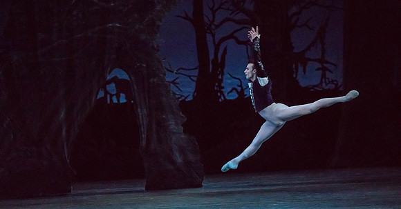 20161022_MCB_Giselle_Act2_2Cast_Tricia_Arsht_73A0256