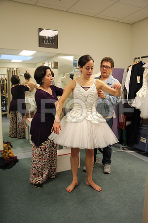 20150901_Fitting_Swan_Lake_Wardrobe_IMG_6289