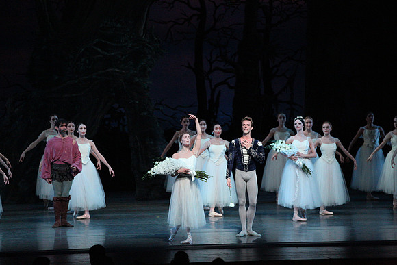 20161021_MCB_Giselle_Act2_Preformance_Arsht_9C7C0139