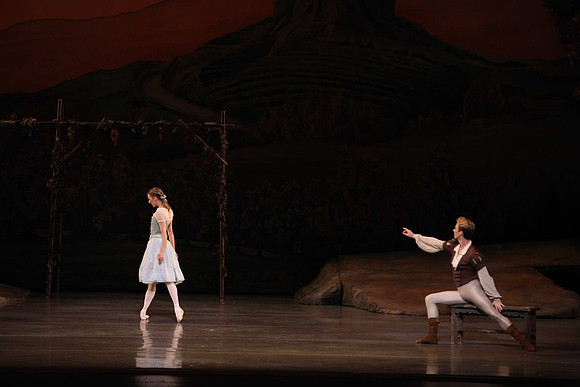 20161020_MCB_Giselle_Act1_DRNN_Arsht_9C7C0215