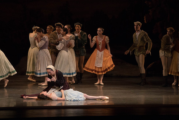 20161022_MCB_Giselle_Act1_2Cast_Tricia_Arsht_73A9363
