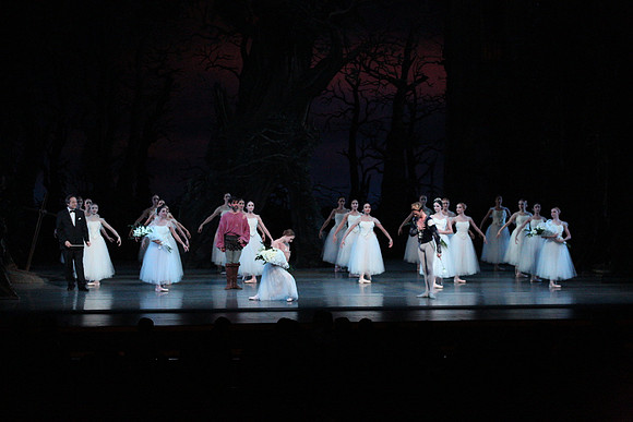20161021_MCB_Giselle_Act2_Preformance_Arsht_9C7C0143