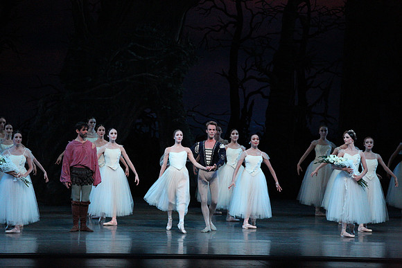 20161021_MCB_Giselle_Act2_Preformance_Arsht_9C7C0051