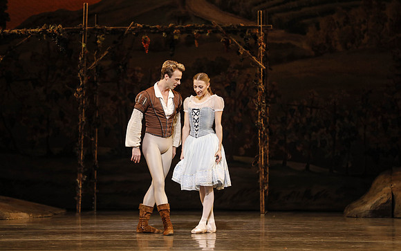 20161020_MCB_Giselle_Act1_DRDA_Arsht_73A3508