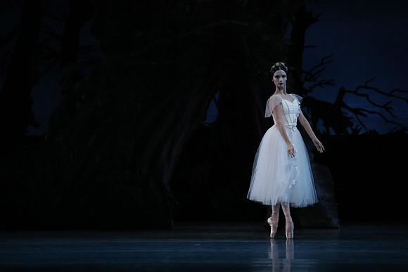 20161020_MCB_Giselle_Act2_DRDA_Arsht_73A5995