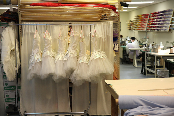 20150901_Fitting_Swan_Lake_Wardrobe_IMG_6205