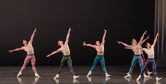 20170113_Glass_Pieces_Akhnaten_PR_MCB_Arsht_73A1028