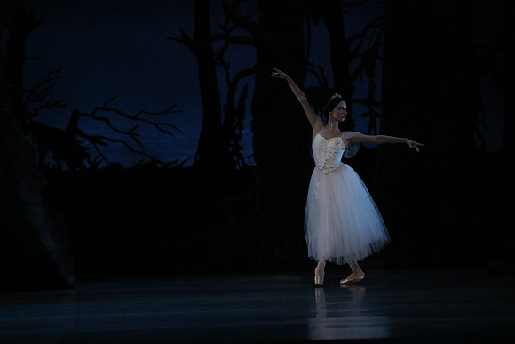 20161020_MCB_Giselle_Act2_DRDA_Arsht_73A6017