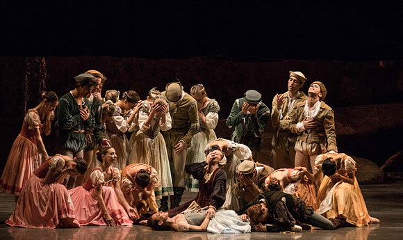 20161022_MCB_Giselle_Act1_2Cast_Tricia_Arsht_73A9465