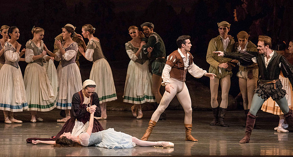 20161022_MCB_Giselle_Act1_2Cast_Tricia_Arsht_73A9352