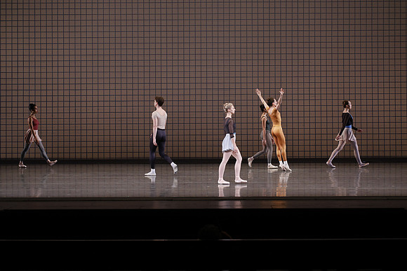 20170113_Glass_Pieces_no Makeup_DR_MCB_Arsht__73A0346