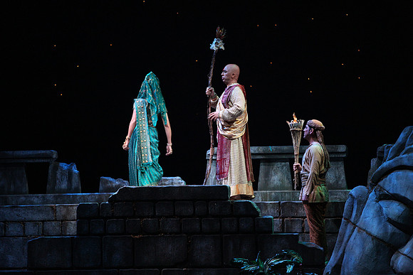 20150226_The_Pearl_Fisher_Act_39C7C1570