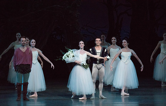 20161022_MCB_Giselle_Act2_2Cast_Tricia_Arsht_73A1084