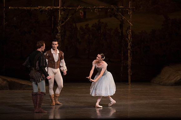 20161022_MCB_Giselle_Act1_2Cast_Tricia_Arsht_Arsht_73A6022