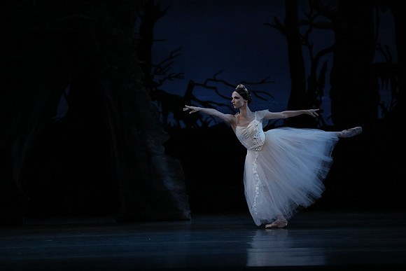 20161020_MCB_Giselle_Act2_DRDA_Arsht_73A6019
