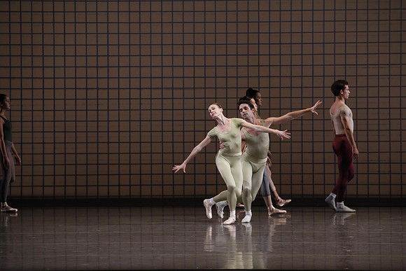 20170113_Glass_Pieces_no Makeup_DR_MCB_Arsht__73A0468