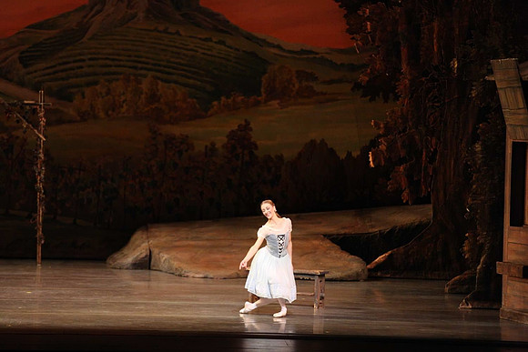 20161020_MCB_Giselle_Act1_DRNN_Arsht_9C7C0170