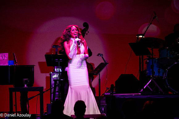 20201219_Deborah_Cox_9C7C3853