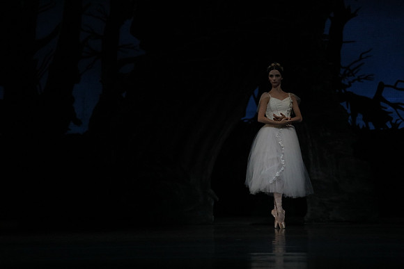 20161020_MCB_Giselle_Act2_DRDA_Arsht_73A5962