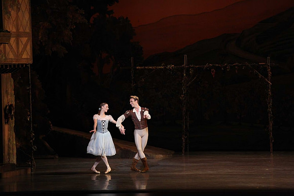 20161020_MCB_Giselle_Act1_DRNN_Arsht_9C7C0204