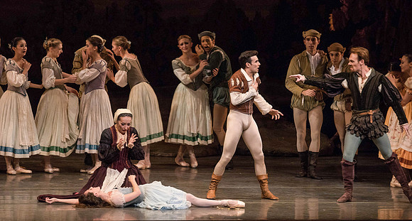 20161022_MCB_Giselle_Act1_2Cast_Tricia_Arsht_73A9354