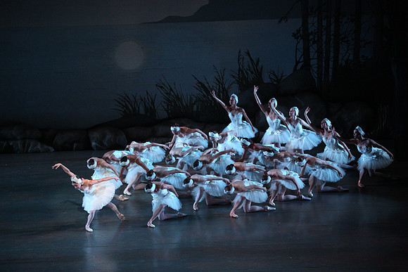20151114_Swan_Lake_George_Balanchine_Kravis_IMG_6544