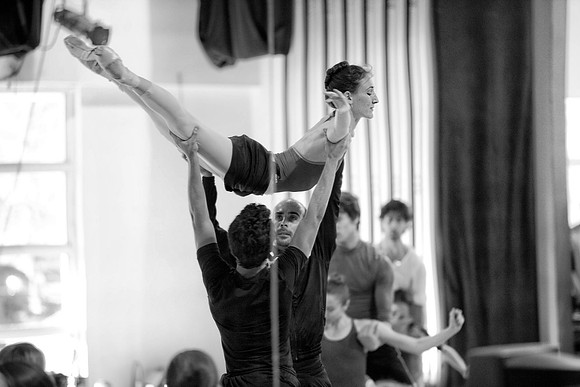 7065B_DG_Studio_Rehersal_Synphonic_Dance_Alexie_Ratmansky_MCB_FL_IMG_0990