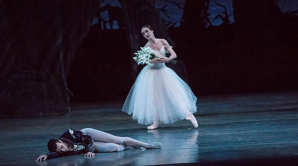 20161022_MCB_Giselle_Act2_2Cast_Tricia_Arsht_73A0326