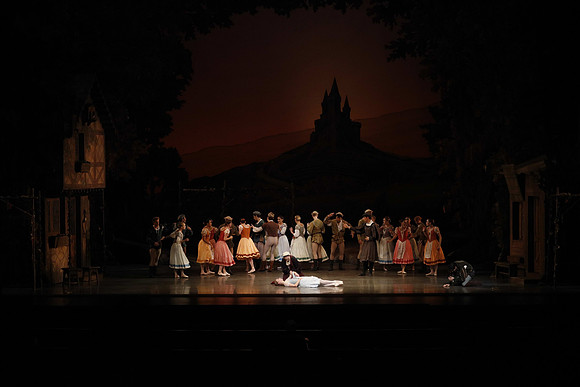 20161020_MCB_Giselle_Act1_DRSH_75A0077