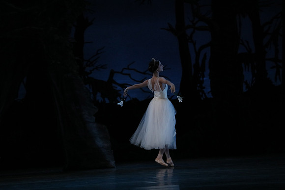 20161020_MCB_Giselle_Act2_DRDA_Arsht_73A6052