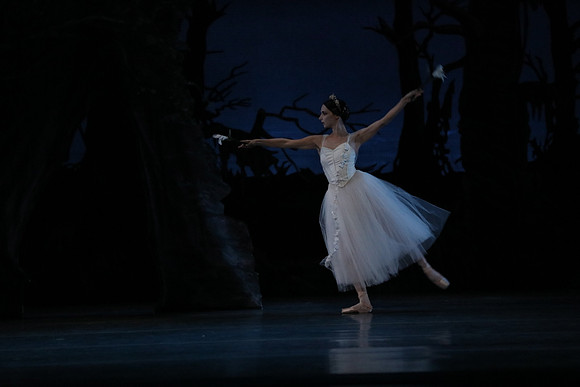 20161020_MCB_Giselle_Act2_DRDA_Arsht_73A6057