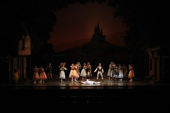 20161020_MCB_Giselle_Act1_DRSH_75A0047