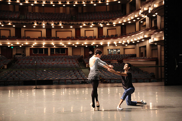 20151025_MCB_Back_Stage_2Cast_Arsht_IMG_7520