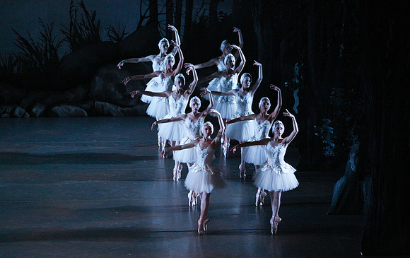 20151114_Swan_Lake_George_Balanchine_Kravis_IMG_6775