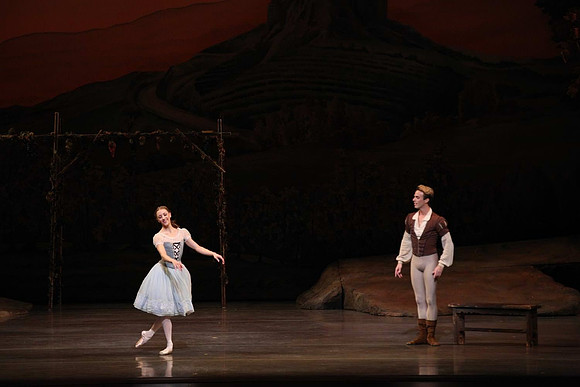 20161020_MCB_Giselle_Act1_DRNN_Arsht_9C7C0193