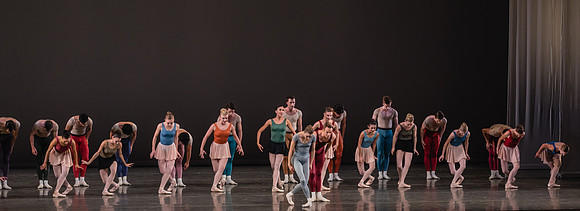 20170113_Glass_Pieces_Akhnaten_PR_MCB_Arsht_73A1963