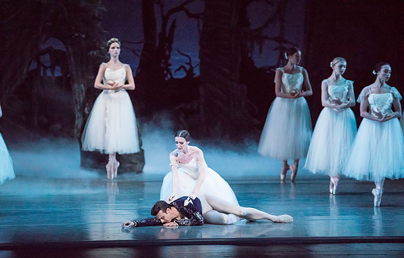 20161022_MCB_Giselle_Act2_2Cast_Tricia_Arsht_73A0833