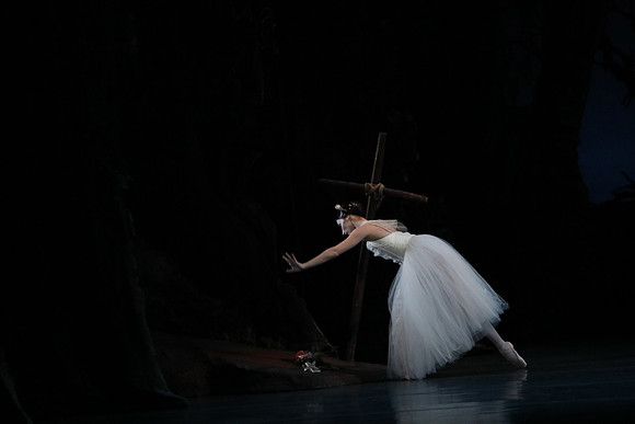 20161020_MCB_Giselle_Act2_DRDA_Arsht_73A6044
