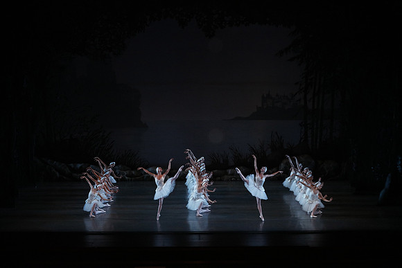 20151022_MCB_Swan_Lake_DR_WD_Arsht__75A7037