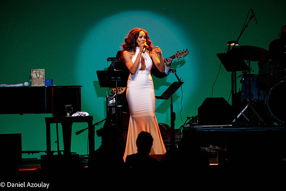 20201219_Deborah_Cox_9C7C3948